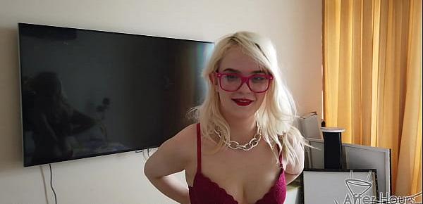 spinner blonde fresh face kapri pov pussy licking miss pussycat little pink dress